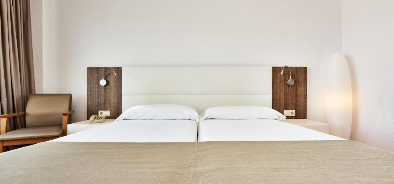 Globales Cala Vinas Adults Only 16+ Hotel Exterior photo