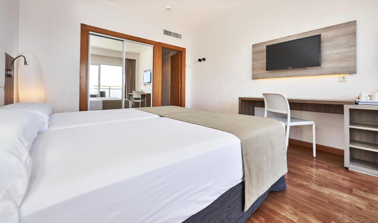 Globales Cala Vinas Adults Only 16+ Hotel Exterior photo
