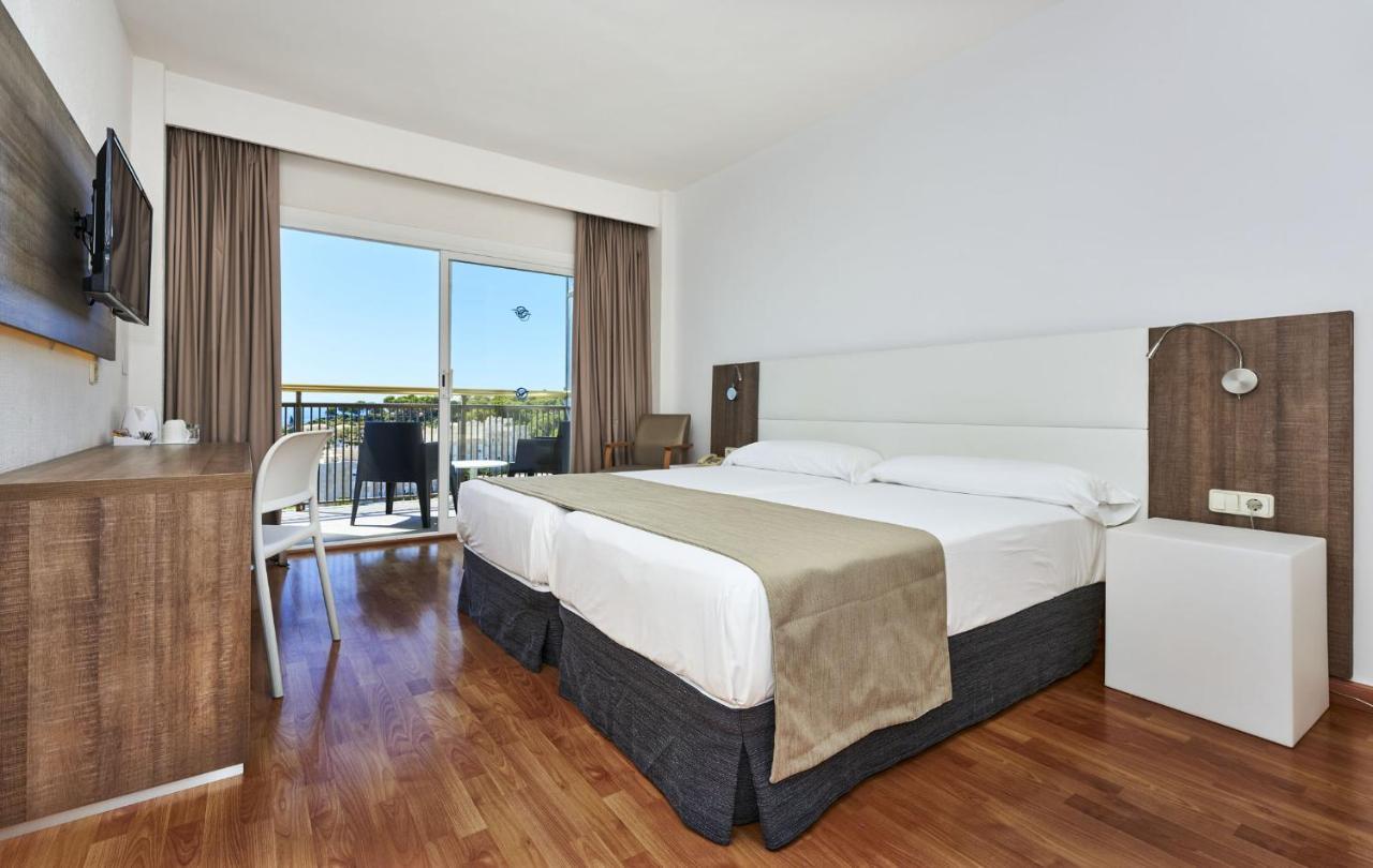 Globales Cala Vinas Adults Only 16+ Hotel Exterior photo