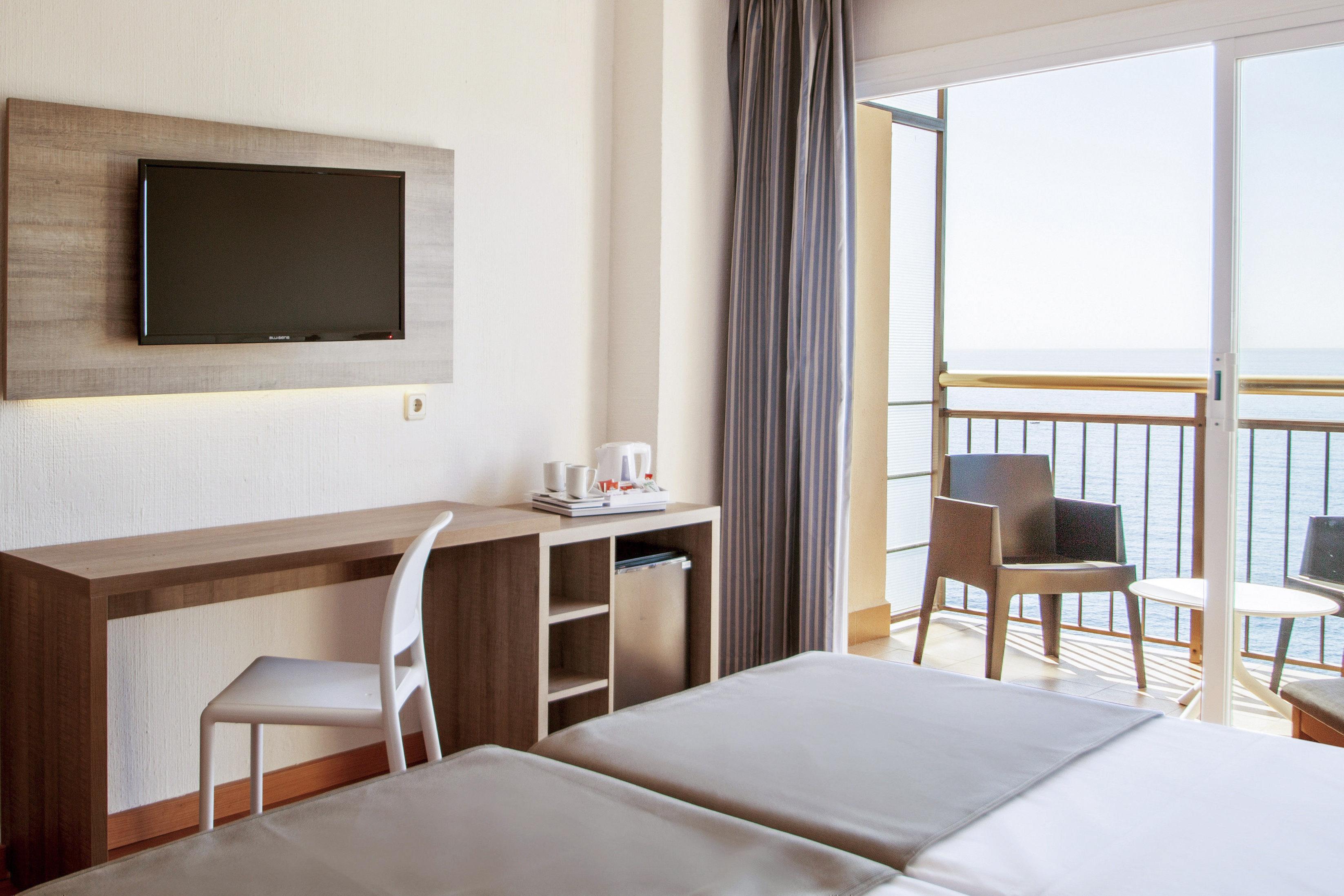 Globales Cala Vinas Adults Only 16+ Hotel Exterior photo
