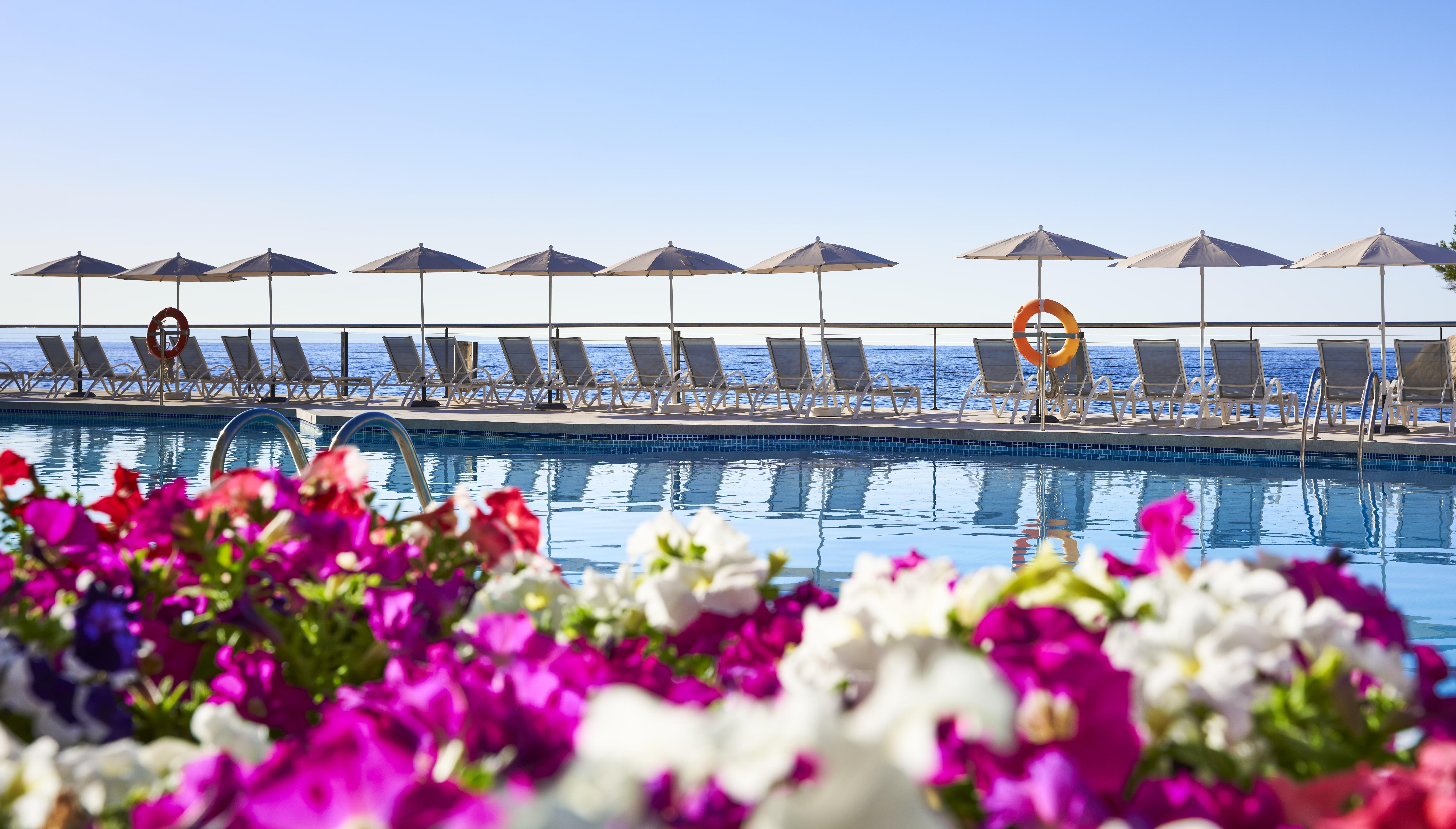 Globales Cala Vinas Adults Only 16+ Hotel Exterior photo